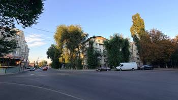 https://images.proimobil.md/YDBD80s7NIkTBYyAVzO4k8nTepJJ_P0m6aiD9cjf-6M/resize:fill:350:198:1/gravity:ce/bG9jYWw6Ly8vZXN0YXRlL2xyL2NlOGYyYjM0LTRiYWUtNGY2Ni1hODQwLWIxZWQ4ZTBiZjI1MC5qcGVn