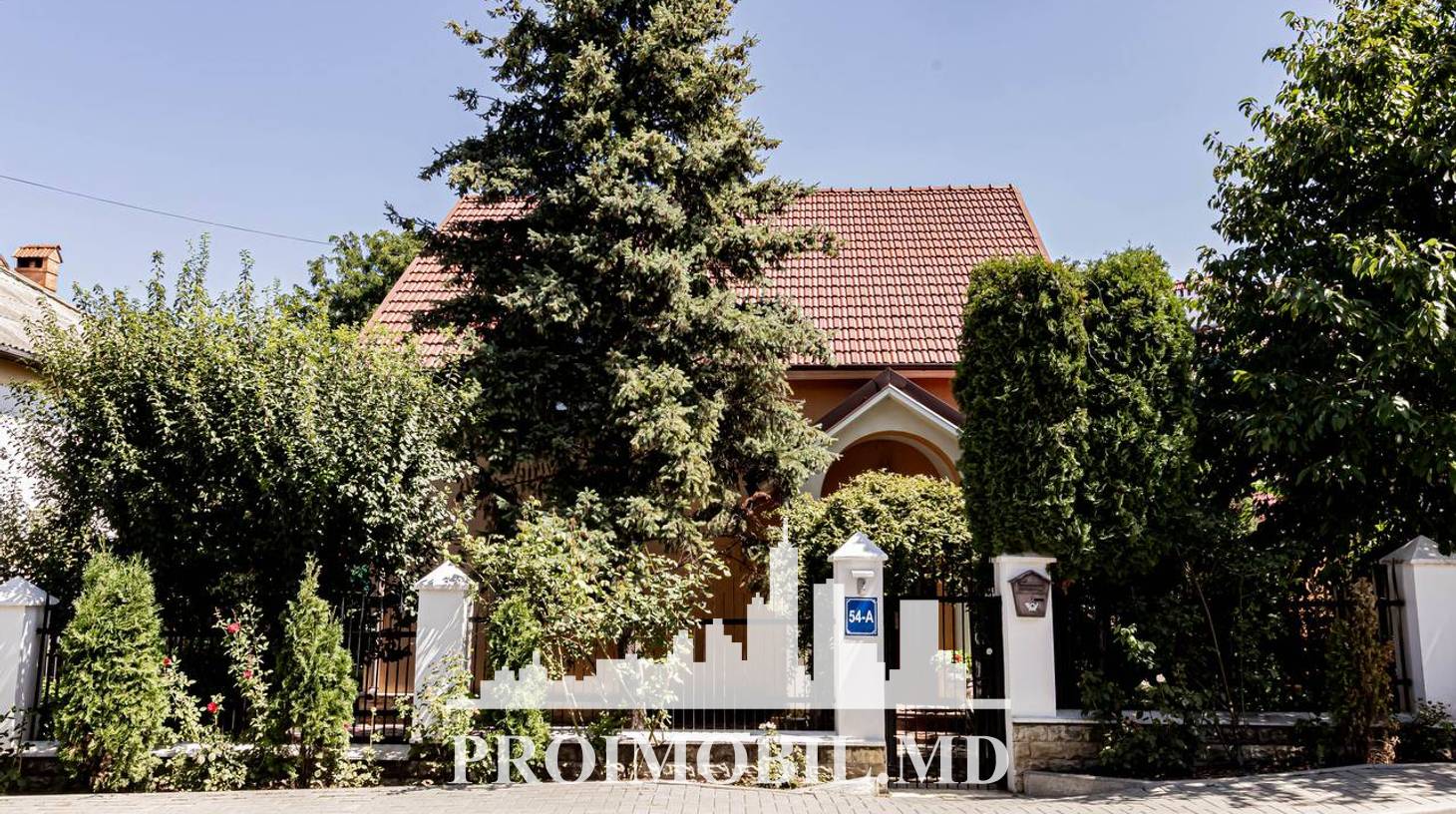 https://images.proimobil.md/YFvzCbCCGtTrZ3ZVbFN2ruEFhzv8-2hzfEIU1x_7jVQ/watermark:0.75:so:0:30:0.39/resize:fill:1460:816:1/gravity:ce/bG9jYWw6Ly8vZXN0YXRlL2xyL2FhMGU2YmJlLTRkNDUtNGFhZi1hYzdlLTVlNTliNWMyOWIxNC5qcGVn