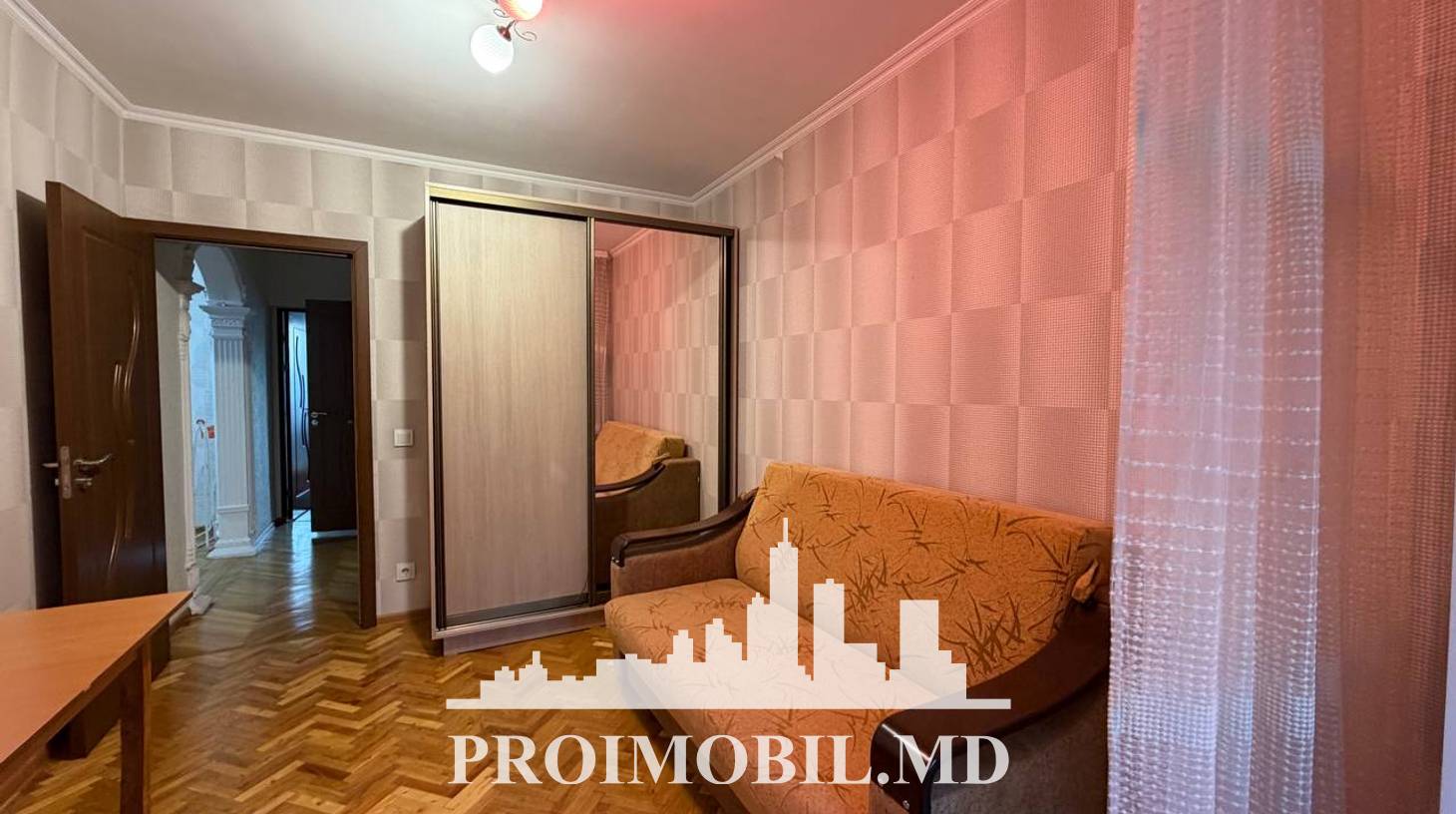 https://images.proimobil.md/YIEamud1kNnKjgmMdv0QXl8TpobnBPi0nl_gAKgADyQ/watermark:0.75:so:0:30:0.39/resize:fill:1460:816:1/gravity:ce/bG9jYWw6Ly8vZXN0YXRlL2xyLzIyZDBkMWE1LTQyYTEtNGY4NS1iNGNjLWM5MzNkMmRlYTE3OC5qcGVn