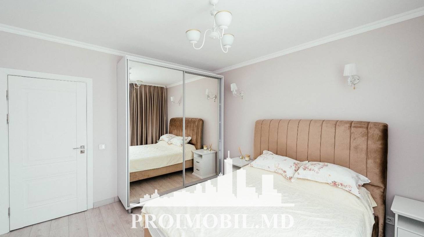 https://images.proimobil.md/YM_6nOC4e0xkXjzA2mo3zygWT1Cp0bTloomKlkZTsAo/watermark:0.75:so:0:30:0.39/resize:fill:1460:816:1/gravity:ce/bG9jYWw6Ly8vZXN0YXRlL2xyLzA3MGUzMGRlLTAzYTItNGEwNi1iMzhiLWVjYjgyNzMwYTliYi5qcGVn