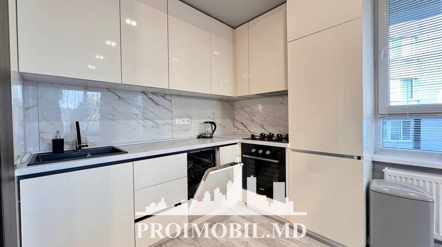 https://images.proimobil.md/YNZPNbkEroqj4mWgEI2ZbG81CEPN3MQoNPDFLFqwNec/watermark:0.75:so:0:30:0.39/resize:fill:1460:816:1/gravity:ce/bG9jYWw6Ly8vZXN0YXRlL2xyL2YzNDZmNjQzLWZlOTQtNDcwZC04YzAwLTk1NmY1MzI4ZWRkNS5qcGVn