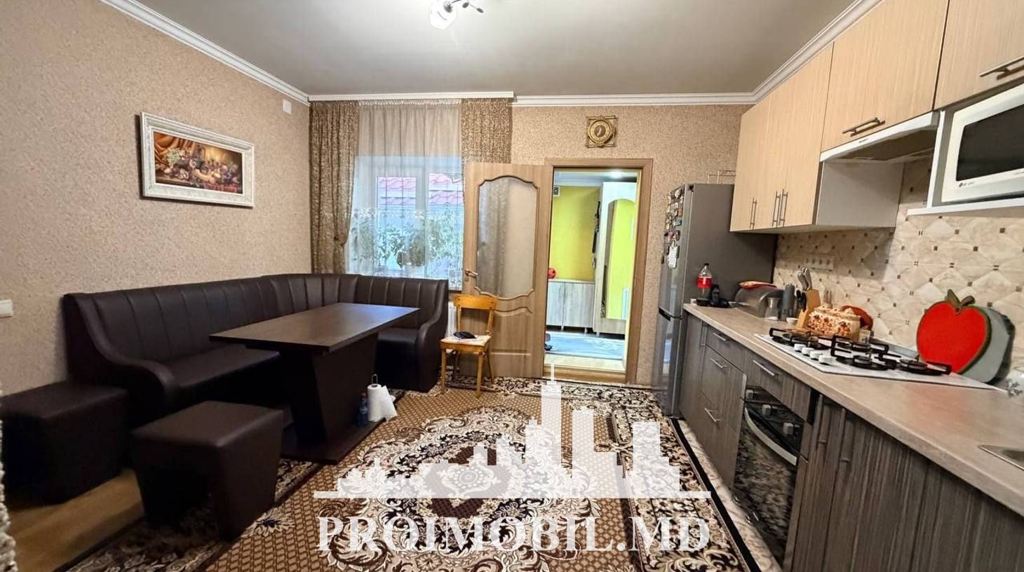 https://images.proimobil.md/YP-eANRhxPBKxTXHHf1Xcrq_isK15hCQz2Ij9nei-70/watermark:0.75:so:0:30:0.39/resize:fill:1460:816:1/gravity:ce/bG9jYWw6Ly8vZXN0YXRlL2xyLzI5ZDRjOWZjLWIxODAtNGEwYS05OWQyLWIzYjc3YjZmMTk1Mi5qcGVn