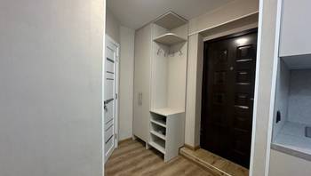 https://images.proimobil.md/YPtC-0-mqXZXnP-foPgGRdZBLRHYHiojs3uXkwasNbA/resize:fill:350:198:1/gravity:ce/bG9jYWw6Ly8vZXN0YXRlL2xyLzdiY2EyNzQxLWMzMzgtNDFlMC05YWVhLTI5ZTJhMTQwNDBiYy5qcGVn