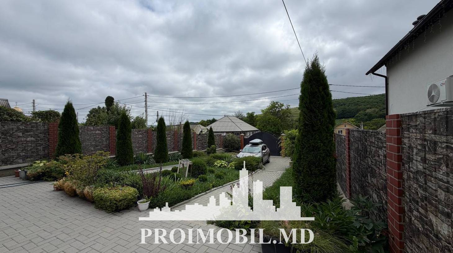 https://images.proimobil.md/YTcHA_kqdx7uNnHtOo-rKHakrCDkeDfn1TXHcG9JQDs/watermark:0.75:so:0:30:0.39/resize:fill:1460:816:1/gravity:ce/bG9jYWw6Ly8vZXN0YXRlL2xyL2RjYTQwNDgyLTRmZTEtNGJhNy04ZDNiLWVjN2QyM2QyMjEyNC5qcGVn