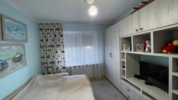 https://images.proimobil.md/YUWXa2IxxeIMI-UJqcPU7WmyBtvFI6fzJRiLY-V4OxE/resize:fill:350:198:1/gravity:ce/bG9jYWw6Ly8vZXN0YXRlL2xyLzVhMWVhOGFiLTk5ODktNDUwMC1hYzgzLTJlM2ZhMDliZjdlMS5qcGVn