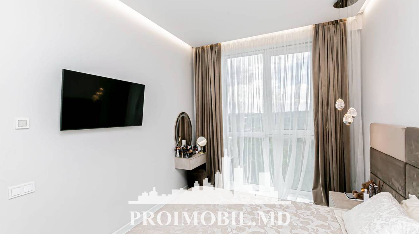 https://images.proimobil.md/YVjwDVjsURA-dzWp3Mv0uWSRTlFMChxFXSlJYRZzJKY/watermark:0.75:so:0:30:0.39/resize:fill:1460:816:1/gravity:ce/bG9jYWw6Ly8vZXN0YXRlL2xyL2RjZGJjMTk3LWU4OWYtNDU2Yi04Mzg1LTcyMmZkYjFjZTkxNi5qcGVn