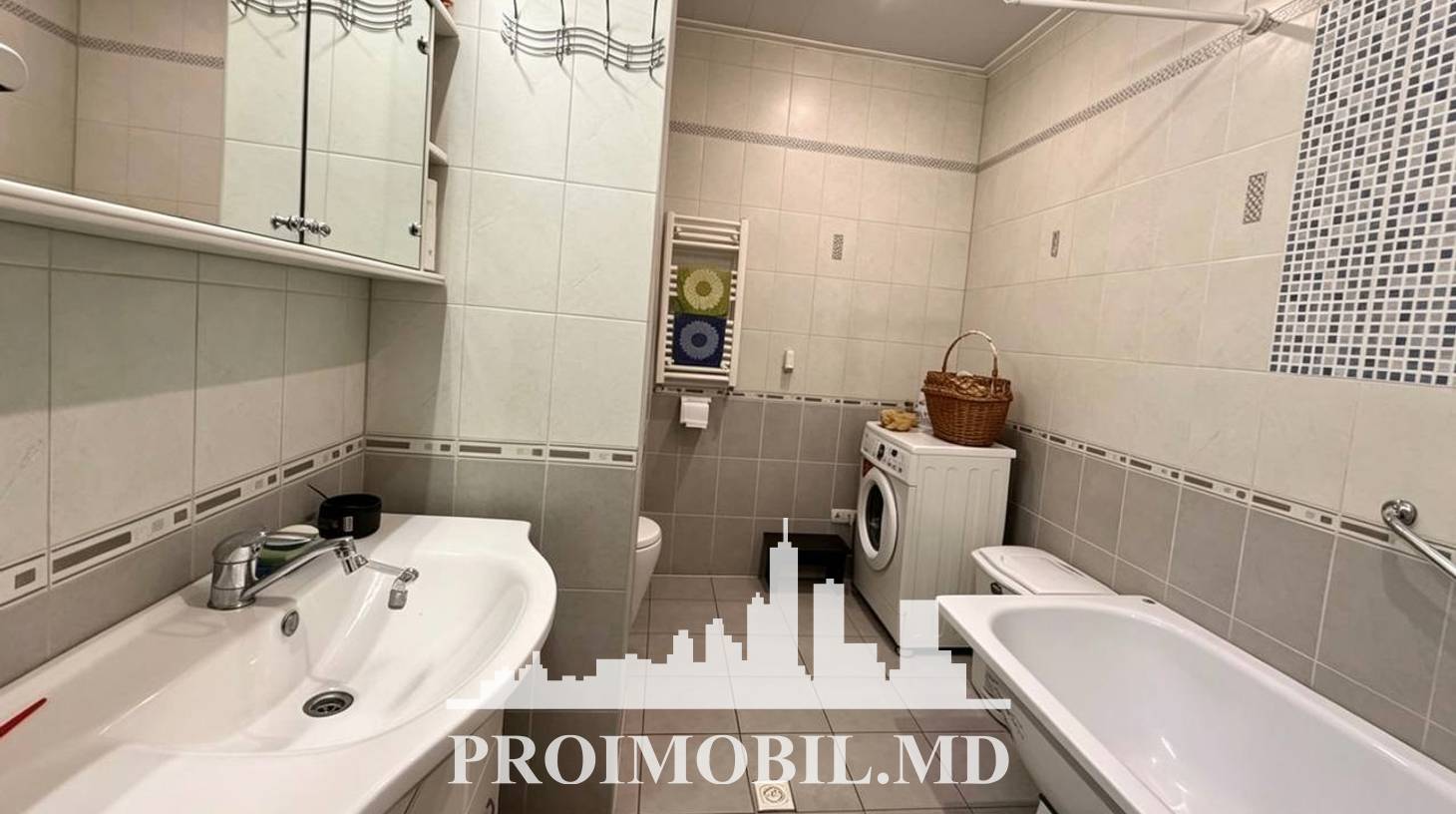 https://images.proimobil.md/Ya1nM1YUhzGuw7FVR67TWVTHtaEJcpch0dQEOmwunwM/watermark:0.75:so:0:30:0.39/resize:fill:1460:816:1/gravity:ce/bG9jYWw6Ly8vZXN0YXRlL2xyLzdlYmE2NjZlLTMzODAtNDNlYi1iMjU4LWYwOGFkNmM2MTdlMy5qcGVn