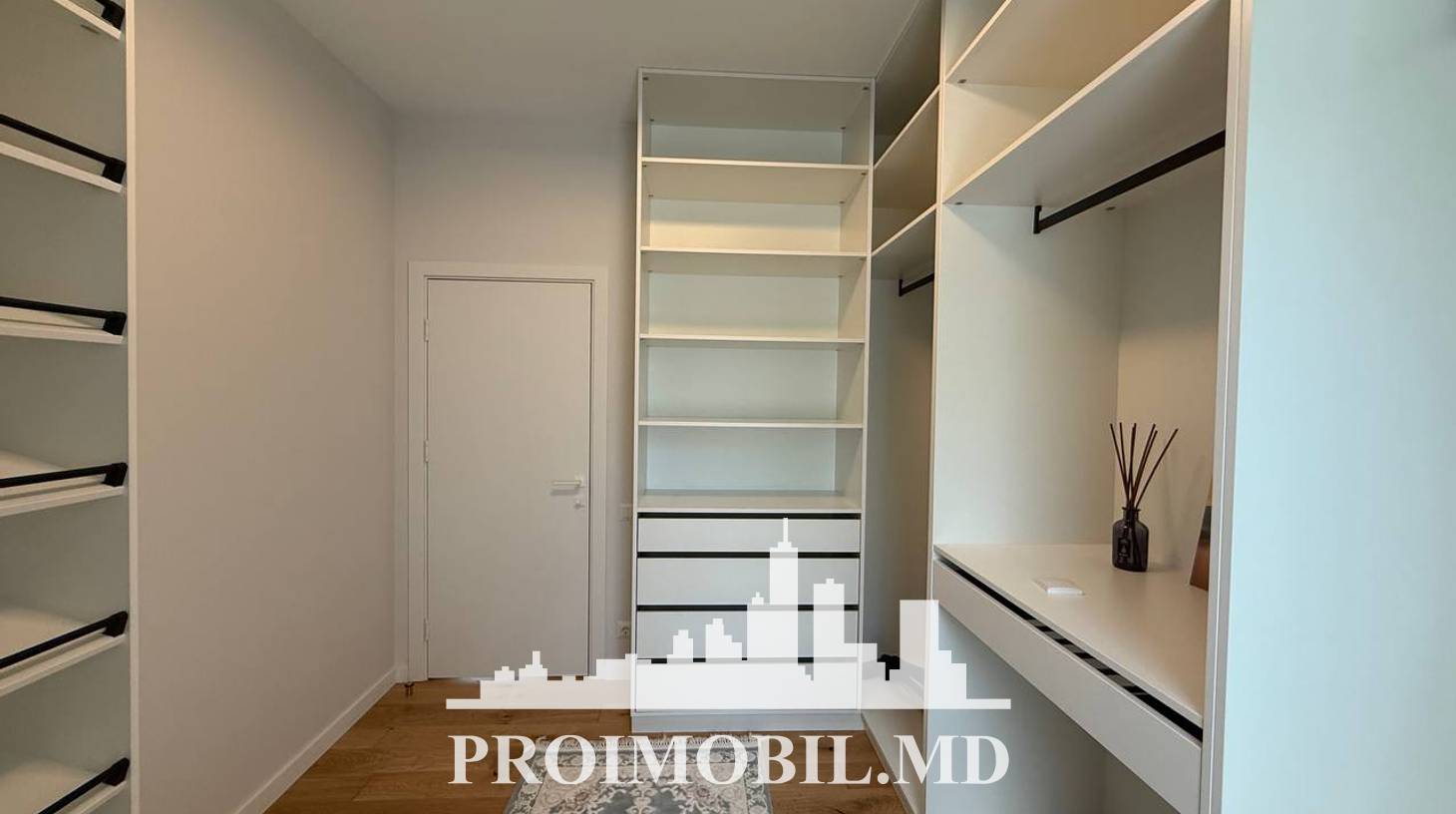 https://images.proimobil.md/Yd1PtsuCGgKIawOJL1Q3s2fmh9UDOnCxVn8aydcVAeo/watermark:0.75:so:0:30:0.39/resize:fill:1460:816:1/gravity:ce/bG9jYWw6Ly8vZXN0YXRlL2xyL2JlMTgyYWExLWNiZWUtNDQ4OC05ZmYxLTlkMjA0ODQxNDFlYS5qcGVn
