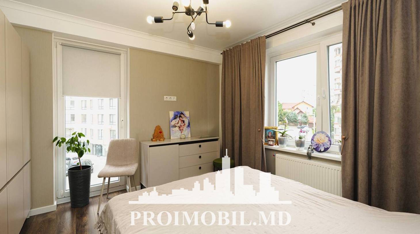 https://images.proimobil.md/YhU_EWh_wvh76EjKgTNLXvOv_oRi8kRAc4D0mJIL8DM/watermark:0.75:so:0:30:0.39/resize:fill:1460:816:1/gravity:ce/bG9jYWw6Ly8vZXN0YXRlL2xyLzdhMzczMDQ1LTYxYmMtNGM0Mi1hNWNmLTA2ZTg0YThkNWFlNC5qcGVn