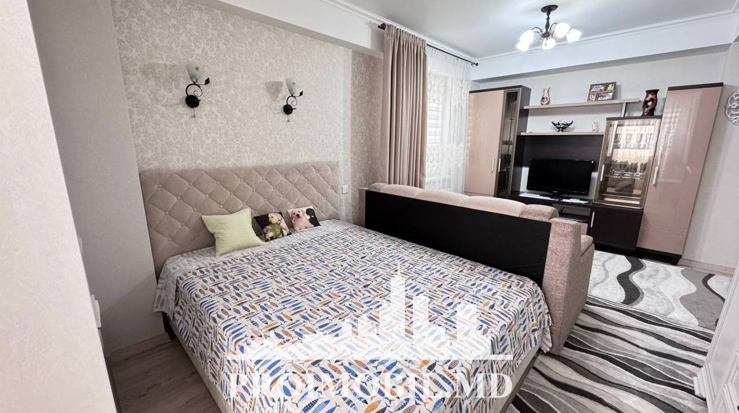 https://images.proimobil.md/Yi7qW_4xBeXWiGBIsULZVliEUUbRHTAFB1K6WOT-G9U/watermark:0.75:so:0:30:0.39/resize:fill:1460:816:1/gravity:ce/bG9jYWw6Ly8vZXN0YXRlL2xyLzc4NjkwYjNmLTU3OTUtNGFkZC04ODk5LWJhMDNmY2U2M2I3Yy5qcGVn