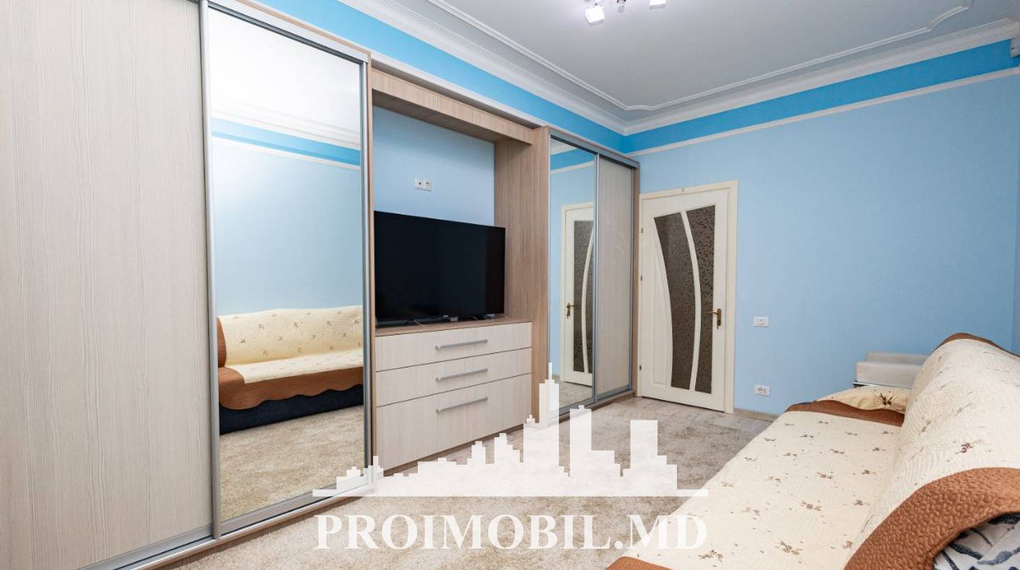 https://images.proimobil.md/Yot_KgugUmh8YcoCYxs-s0qftRgZ05Y-0Blar2NZ-Oo/watermark:0.75:so:0:30:0.39/resize:fill:1460:816:1/gravity:ce/bG9jYWw6Ly8vZXN0YXRlL2xyLzY2MTk4OWIxLTA2MDktNDYxYy1iMGNkLTZlMTdhMzk4ZjVmYi5qcGVn