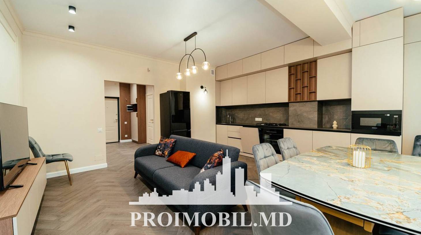https://images.proimobil.md/YrJXtUlAkaGZOMvXN3W8Nm14HRFaTvVFT2t5hPAXPNo/watermark:0.75:so:0:30:0.39/resize:fill:1460:816:1/gravity:ce/bG9jYWw6Ly8vZXN0YXRlL2xyL2Q3ZTMxYjZlLWEzYjEtNGMzNC05ZTE1LWU5ZDhkZmUyNTQ5ZS5qcGVn