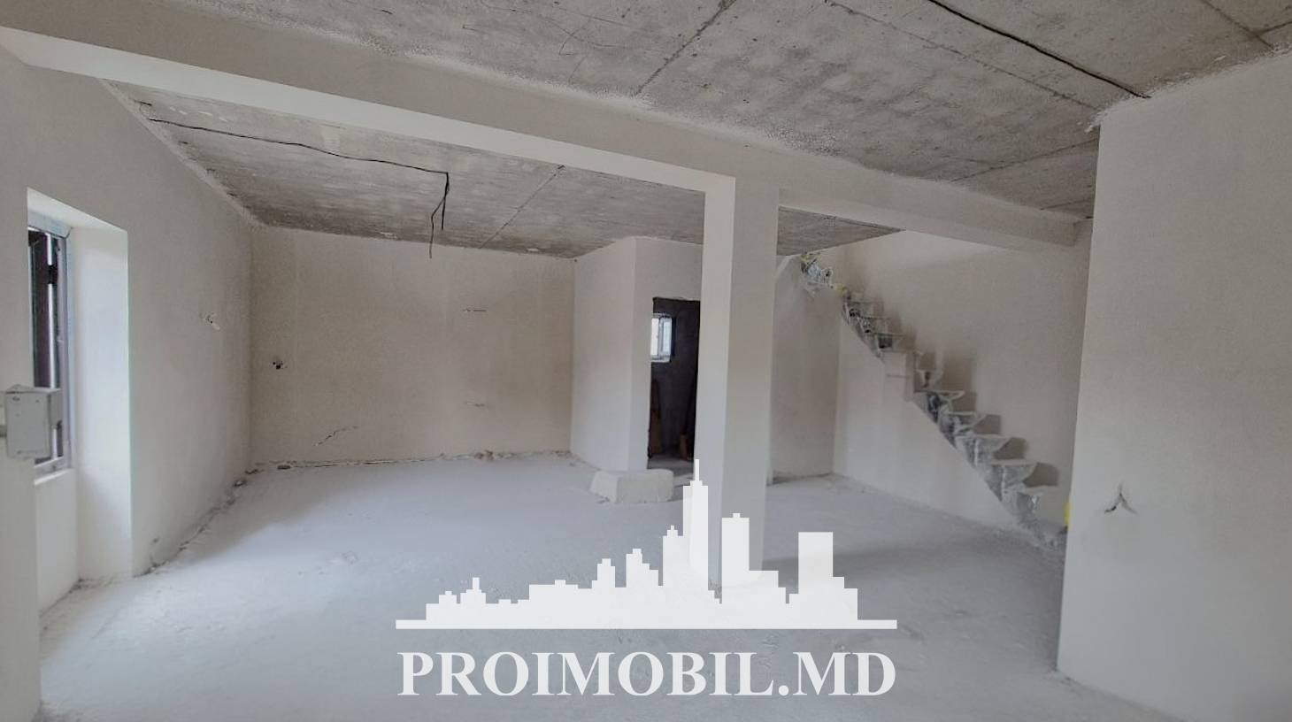 https://images.proimobil.md/YsrAh4XFY2XViWdjDtcFf2UE1foH22qzPEh2CrHfg68/watermark:0.75:so:0:30:0.39/resize:fill:1460:816:1/gravity:ce/bG9jYWw6Ly8vZXN0YXRlL2xyLzRhMGIxNmExLTBkMjctNDIxYi05MWRmLWRiODFiNzdhNjRmYS5qcGVn