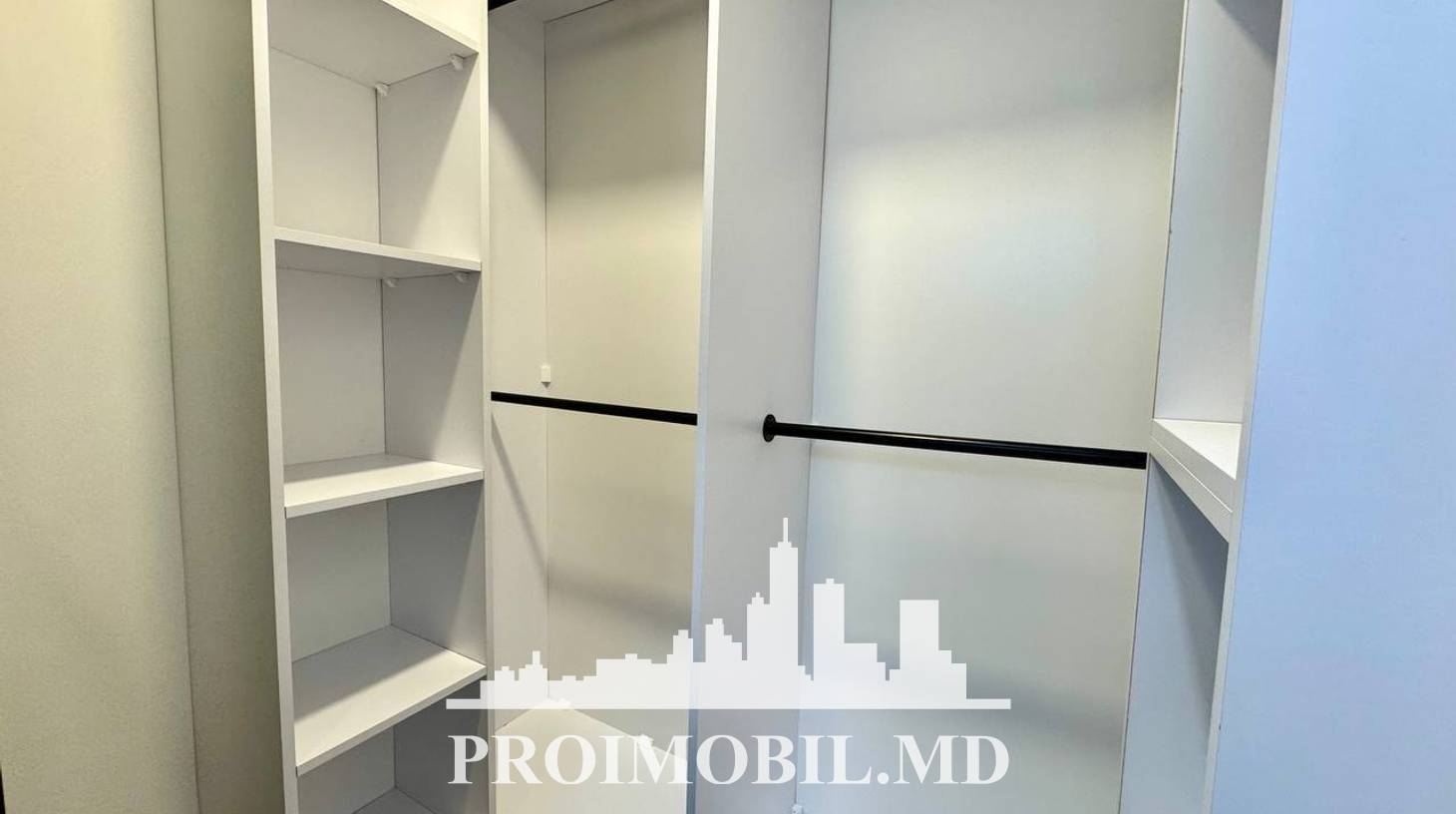 https://images.proimobil.md/Yst7LymqVF87aI7NSH2JgEFdB6jCEL95e7w73upKnYo/watermark:0.75:so:0:30:0.39/resize:fill:1460:816:1/gravity:ce/bG9jYWw6Ly8vZXN0YXRlL2xyLzBmNDMzNDIyLWNjZTMtNDNmNS04NTZlLWU0Y2ZkZGE1NDJmZS5qcGVn