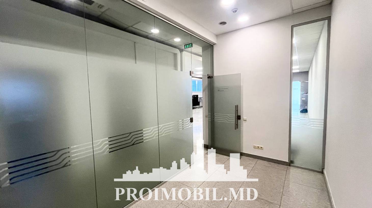 https://images.proimobil.md/YtjYoD0XVMrsAiBtid6UxHYlbav_XZttAANHTQVaO7Q/watermark:0.75:so:0:30:0.39/resize:fill:1460:816:1/gravity:ce/bG9jYWw6Ly8vZXN0YXRlL2xyL2U1NTkyODU5LTRhYTctNGZhYi05YTE5LThmMDQxYzBjMDE3YS5qcGVn