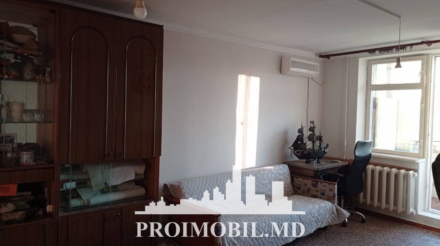 https://images.proimobil.md/YvCtM2SVS0R8HFILA4JijIpLW00MzFc0RsytU3gYJRs/watermark:0.75:so:0:30:0.39/resize:fill:1460:816:1/gravity:ce/bG9jYWw6Ly8vZXN0YXRlL2xyLzI3MzAwZTY5LTM3MjktNGI5Mi1hNzkyLTBkYzA1Njg4OGUzZC5qcGVn