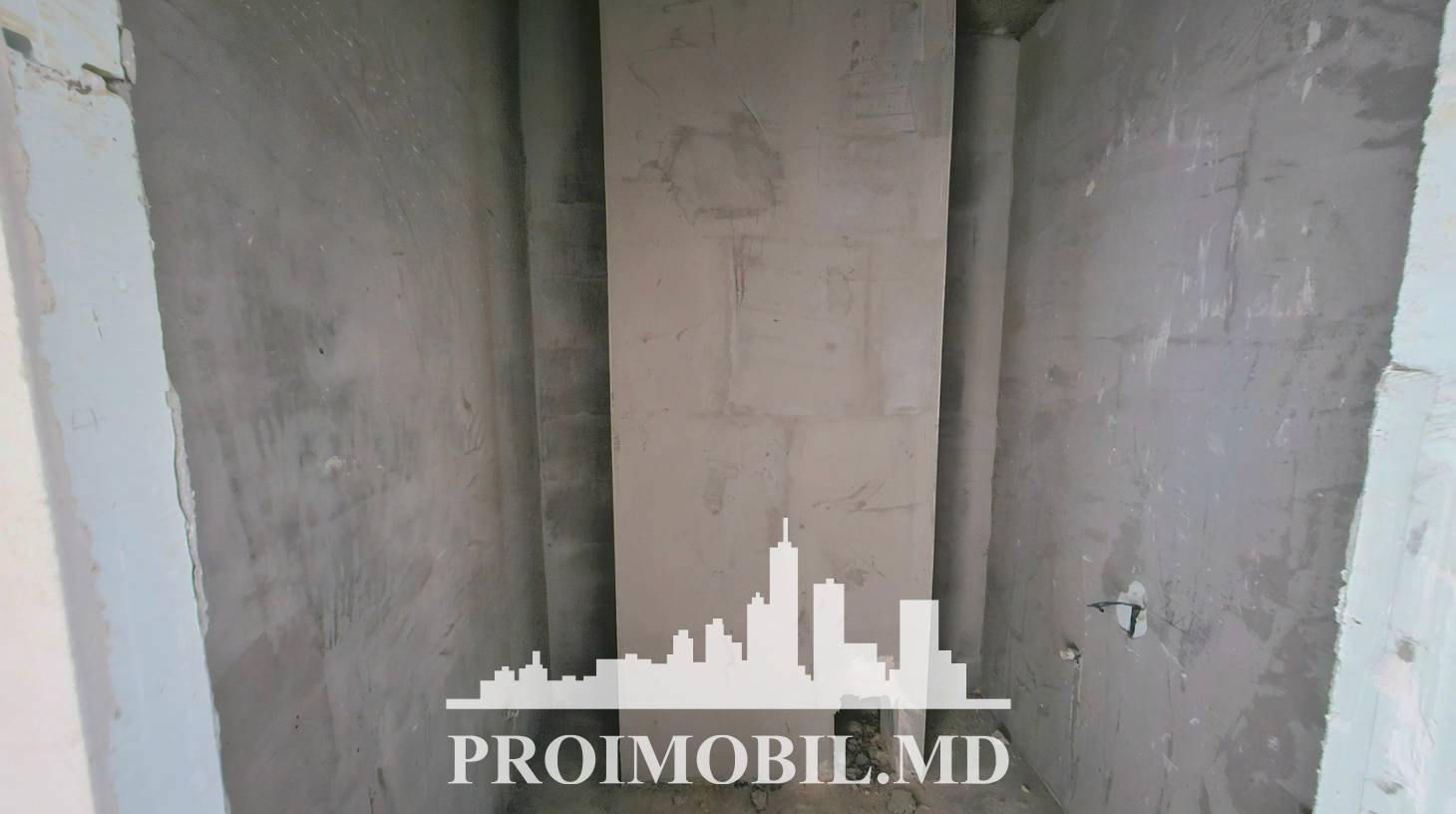 https://images.proimobil.md/YvxIgdVZKm3yVEp2TPlopLDd4jzWtRowXhmVj5XSJEI/watermark:0.75:so:0:30:0.39/resize:fill:1460:816:1/gravity:ce/bG9jYWw6Ly8vZXN0YXRlL2xyL2M0MWUwNGFlLTQ2N2UtNDA4Yy04YTVkLWNkNDg2ZGYwNGViMS5qcGVn