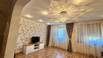 https://images.proimobil.md/Yw4mf1Jm1v2gVPTxV8iHVbtWScUYGCSp9ieDTgjQbAg/resize:fill:350:198:1/gravity:ce/bG9jYWw6Ly8vZXN0YXRlL2xyL2QxYjJkZDE3LWQ2ODUtNDVmMy1iZDk2LTE1MDY5YTRmNDk1Mi5qcGVn