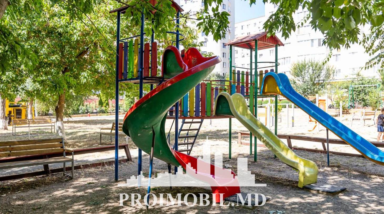 https://images.proimobil.md/Z3dFKz0v4CxuRA01omnKcsWp2Fzgdoyy6MqLWqeDgvw/watermark:0.75:so:0:30:0.39/resize:fill:1460:816:1/gravity:ce/bG9jYWw6Ly8vZXN0YXRlL2xyL2IzYmZiNTIzLWM0OGMtNDkzOS1iYmMxLTg5MGU3NTU5ODAxYy5qcGVn