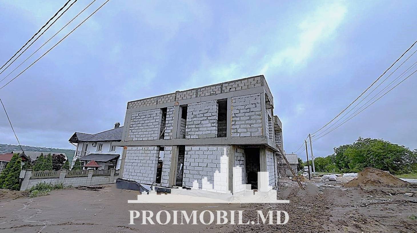 https://images.proimobil.md/Z4Fmz8_4ImcGoMvQ_Uy8Nrnjfnmn78dJAmWCiTv2ujM/watermark:0.75:so:0:30:0.39/resize:fill:1460:816:1/gravity:ce/bG9jYWw6Ly8vZXN0YXRlL2xyL2Q5MTgwZGIzLWY0NGEtNGU3NS1hYTkzLWQ0ZTdmNWM4NWYzMi5qcGVn