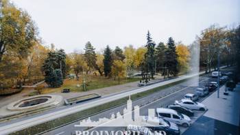 https://images.proimobil.md/Z4ZMpKanpfH_bLGlSa3TK7wnbZjXyFudXBFOtjJri0o/resize:fill:350:198:1/gravity:ce/bG9jYWw6Ly8vZXN0YXRlL2xyL3R4cm5pM2wyaGhpeWk1YS0xMDcxMjdfMy5qcGc