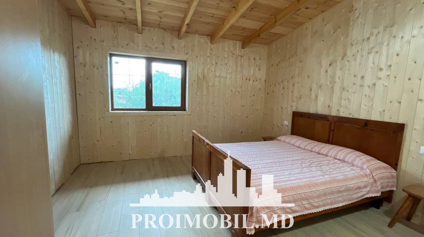 https://images.proimobil.md/Z4zHtQ8ZNM3oKZ-c03KZ4-4HA_bQHpvVI31zbwCTqpU/watermark:0.75:so:0:30:0.39/resize:fill:1460:816:1/gravity:ce/bG9jYWw6Ly8vZXN0YXRlL2xyLzE3YTUzZjc0LWM4MDYtNGU4Zi1iZmZkLWEyMDUyYjkyNzU2Mi5qcGVn