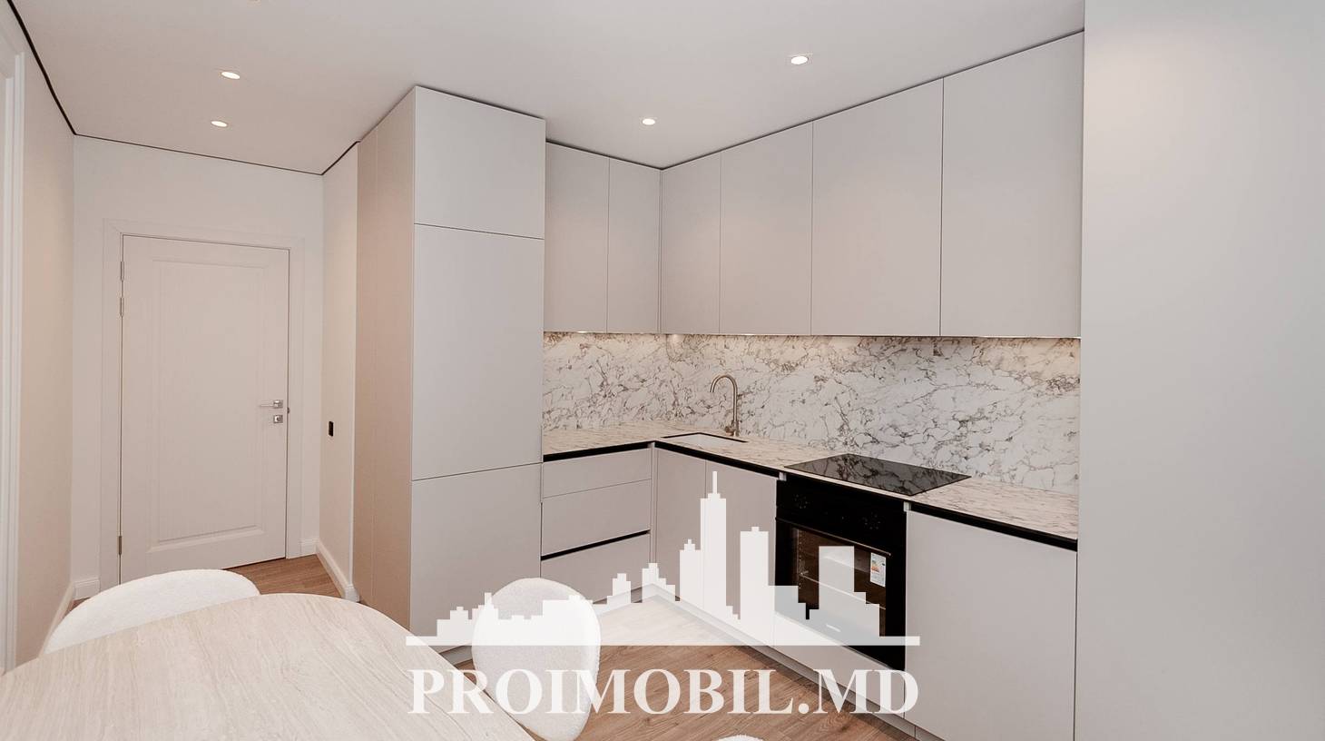 https://images.proimobil.md/Z6O7zvXLFJXCf6Vsgt3NNYAKkY7QwQTcr4PgPKBbNzI/watermark:0.75:so:0:30:0.39/resize:fill:1460:816:1/gravity:ce/bG9jYWw6Ly8vZXN0YXRlL2xyL2E1ZWI5MjcxLWEwM2ItNDc1Ny1hYzNjLTE1YzAzOGIyY2FjYy5qcGVn