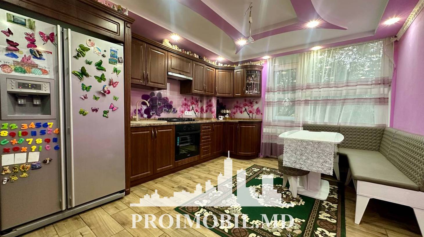 https://images.proimobil.md/Z6OZaNDYtxw1bA-ZJEHaRcv7kFbfIYbKzJTEsP8JuwI/watermark:0.75:so:0:30:0.39/resize:fill:1460:816:1/gravity:ce/bG9jYWw6Ly8vZXN0YXRlL2xyLzY4NTQ1YTIzLWI5MDEtNDUwMi1iNDU3LTE4OWViNmQ2Y2RkNy5qcGVn