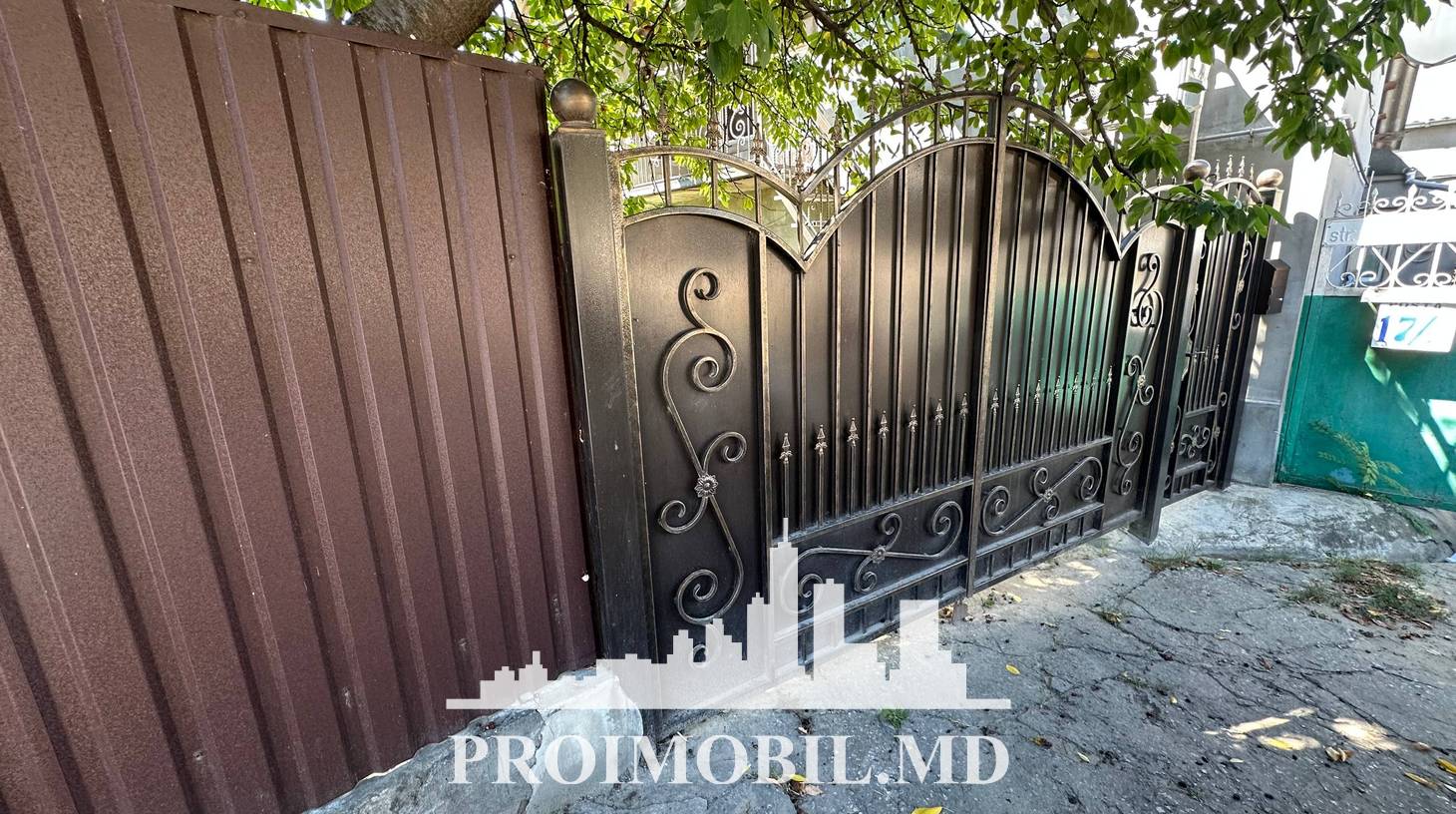 https://images.proimobil.md/Z6XdaTzkDZvs3i4die-3I2Kzz76n4Uix6F2FKlvc0SU/watermark:0.75:so:0:30:0.39/resize:fill:1460:816:1/gravity:ce/bG9jYWw6Ly8vZXN0YXRlL2xyLzlkZGE5NjA5LWM0YjEtNDAwZi1iOGQ1LTI3NGY4OWJjYTE2OS5qcGVn