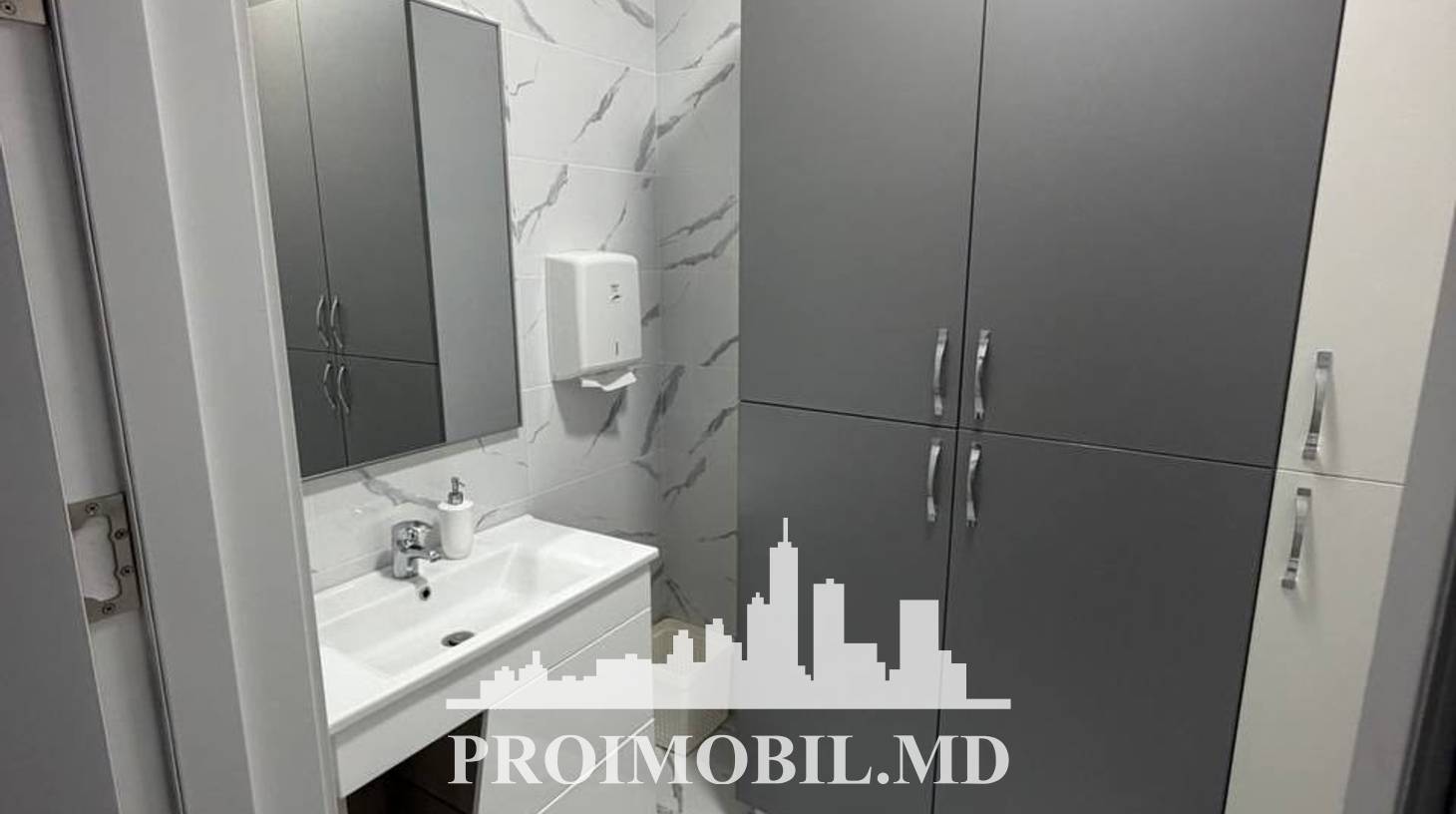 https://images.proimobil.md/Z8BlhOx9IyRl03j8kKxT52qX7AX4-5JO-tiVUHGo43E/watermark:0.75:so:0:30:0.39/resize:fill:1460:816:1/gravity:ce/bG9jYWw6Ly8vZXN0YXRlL2xyL2JmODM5MGZhLWRmNDMtNDZjOC05NjM1LTIyYzA1NWYyY2QwMC5qcGVn