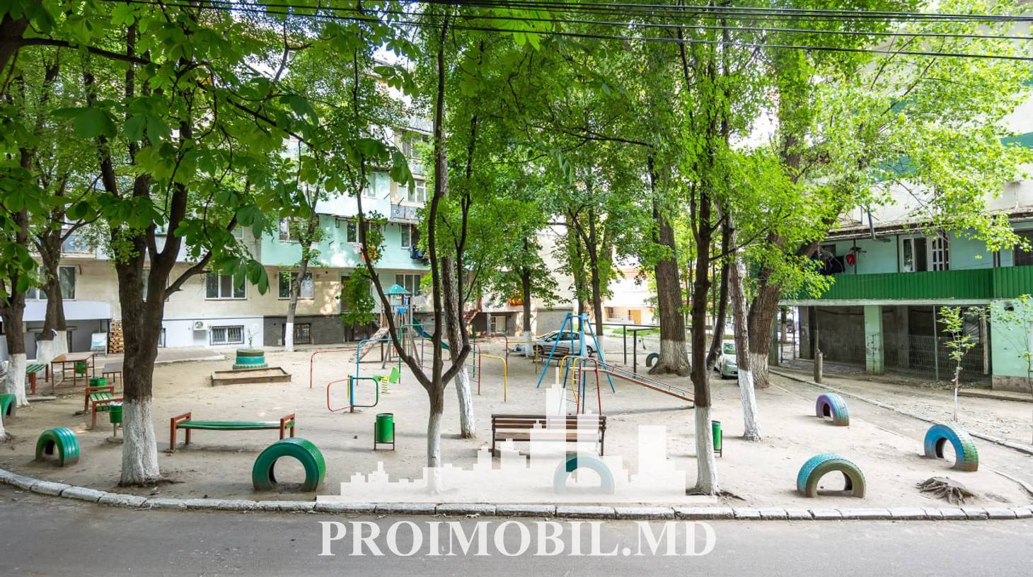 https://images.proimobil.md/Z8XHFbfphpOdwUMY-g3DhOKy8xNXk-kK10aO3D41tRk/watermark:0.75:so:0:30:0.39/resize:fill:1460:816:1/gravity:ce/bG9jYWw6Ly8vZXN0YXRlL2xyLzU1OWU4NDMyLWQ4MmEtNGM5YS1hMDI0LWZlNDM2OWE0NmM2NS5qcGVn