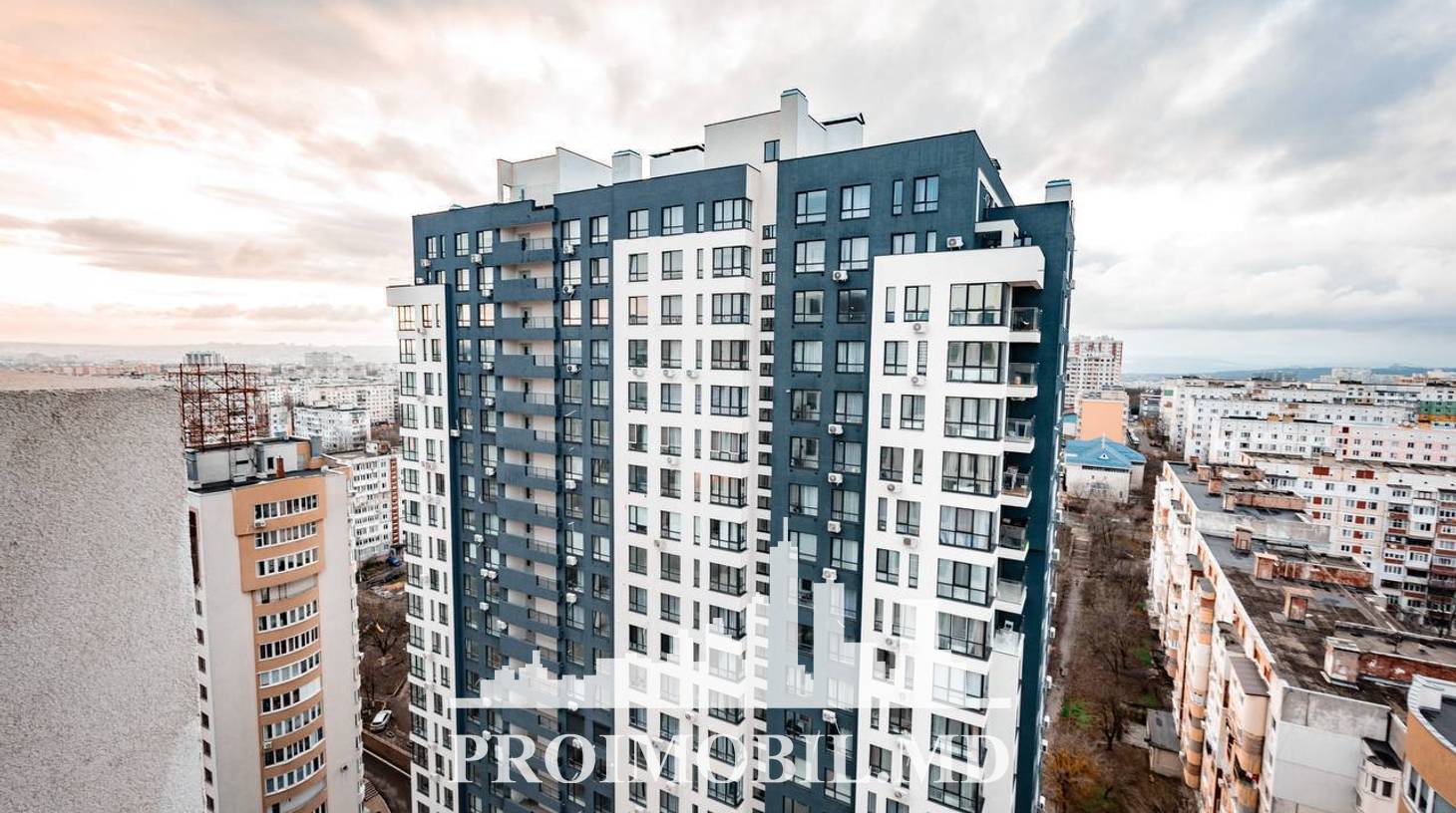 https://images.proimobil.md/ZA5xu0RUcvhqUSh7BpUA1fAIi3GxJ1FcC3NlaPzSr7w/watermark:0.75:so:0:30:0.39/resize:fill:1460:816:1/gravity:ce/bG9jYWw6Ly8vZXN0YXRlL2xyLzUzZDJlNDYwLWI0ZjAtNGZjYS05OTQzLThhOTBhYWYwN2U3MC5qcGVn