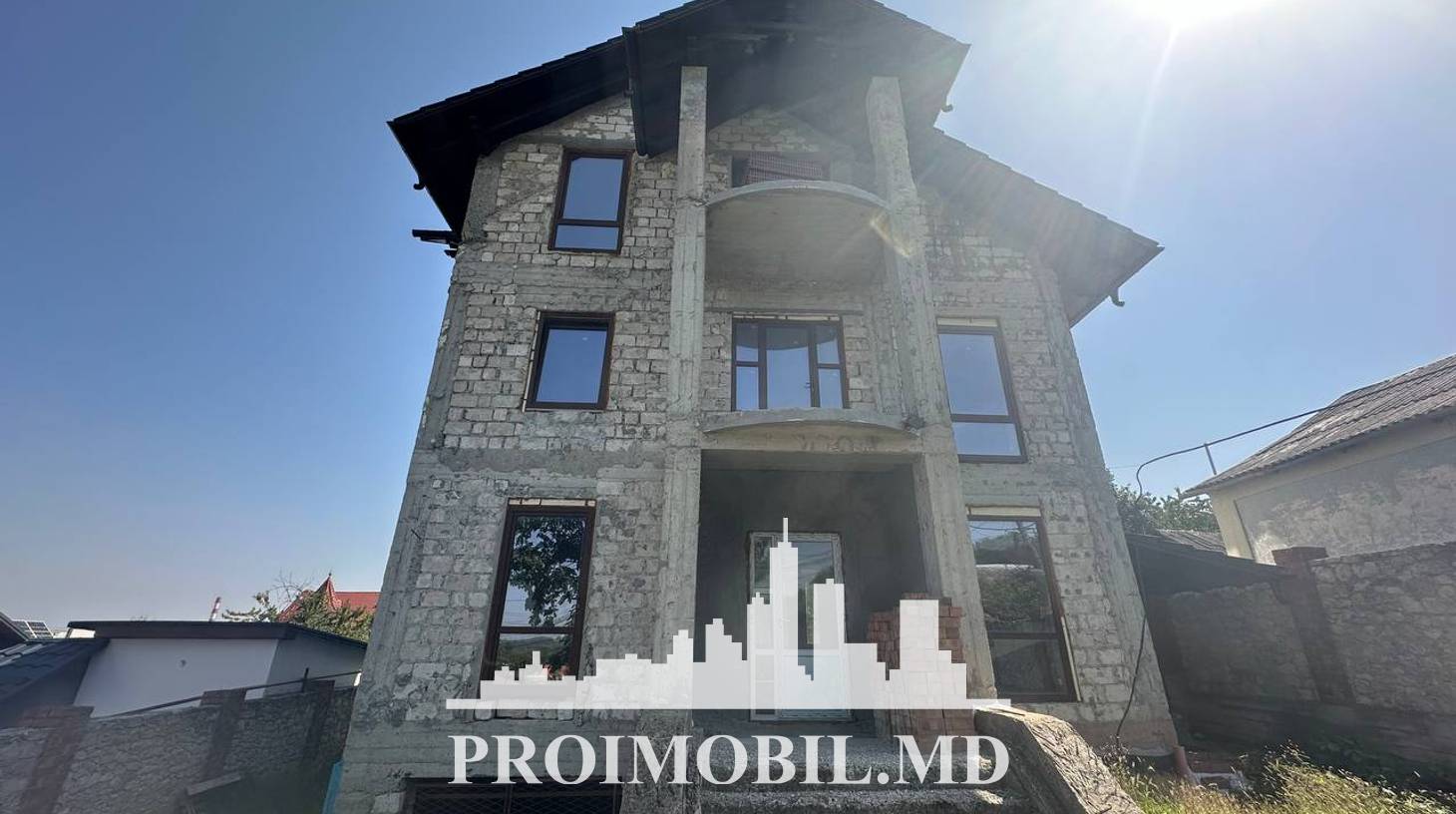 https://images.proimobil.md/ZB1rU7DlxwedE_d9moKRhi2TD4eYfuF1YimnXJQDLDc/watermark:0.75:so:0:30:0.39/resize:fill:1460:816:1/gravity:ce/bG9jYWw6Ly8vZXN0YXRlL2xyLzEyODFiNTQyLTQ1NTYtNGU4Yi05NmVlLWM2NzQ2NmE1OGYwOS5qcGVn