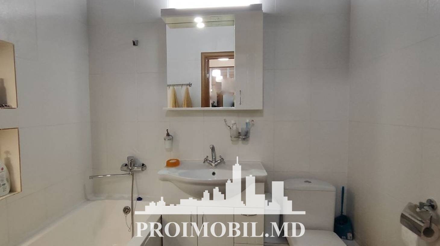 https://images.proimobil.md/ZBRozB6Ebr3Uwu7ZsF9gA0ILdvTa1ylTpeGxi6gP98Y/watermark:0.75:so:0:30:0.39/resize:fill:1460:816:1/gravity:ce/bG9jYWw6Ly8vZXN0YXRlL2xyL2NmMmVlZTViLWZkZGYtNDIwYy1iMTAxLWMzMWVmMTRmZmM0OS5qcGVn
