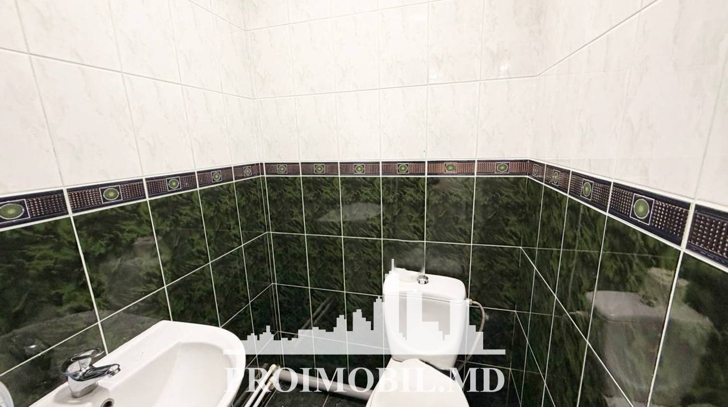 https://images.proimobil.md/ZD2wl93lwpMnzE3ive8fYP0qLi6nQHJZ7jBFgtbpxJo/watermark:0.75:so:0:30:0.39/resize:fill:1460:816:1/gravity:ce/bG9jYWw6Ly8vZXN0YXRlL2xyLzQ4Y2ZlMjY0LTZjZGEtNDFjNS1iNjIzLTZhY2IxMTEwNmFmOC5qcGVn