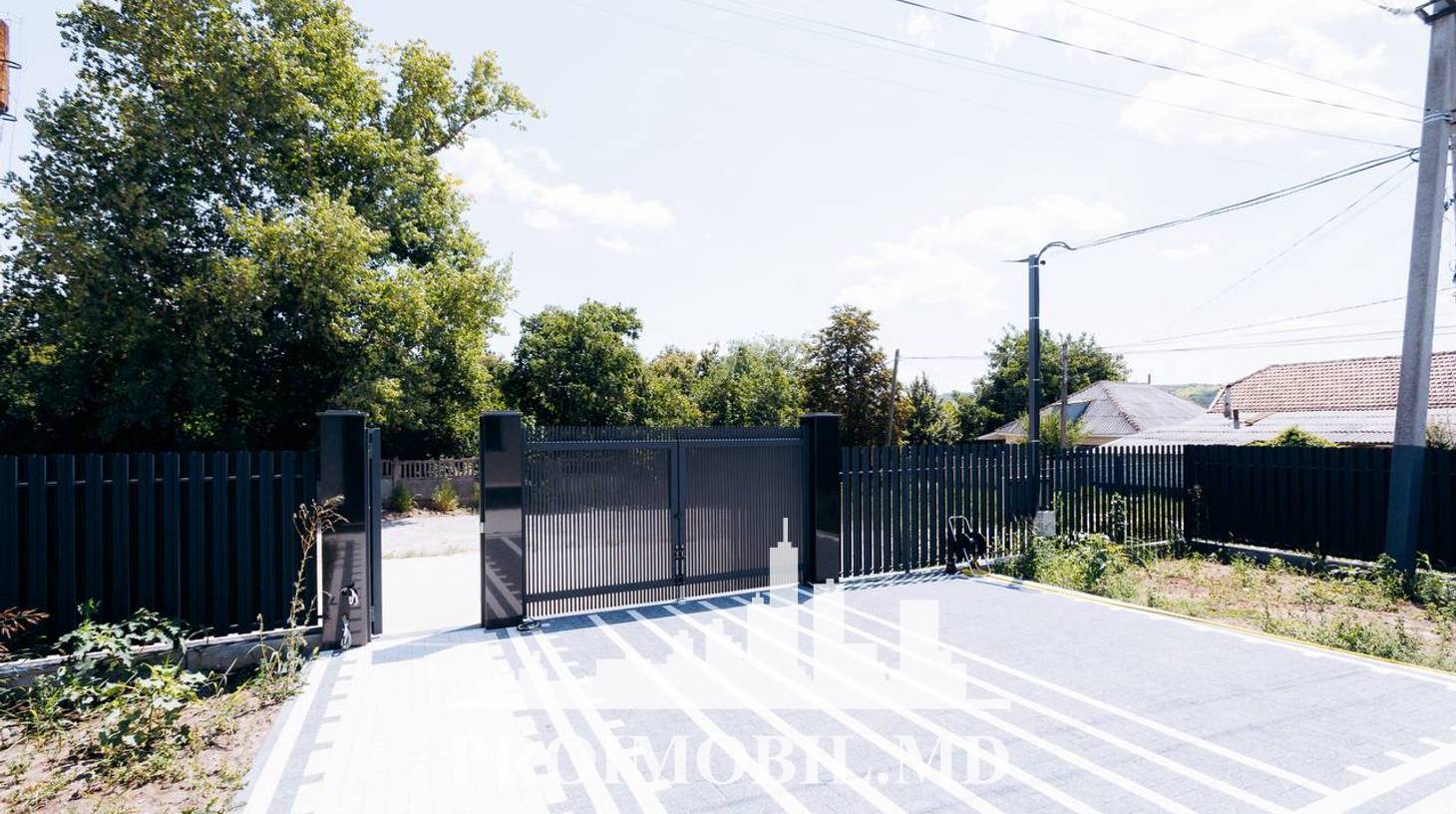 https://images.proimobil.md/ZD9k-GX_Q6NSZWAv5vBYoWDA1YD2mRL2kjkSYmCLa9g/watermark:0.75:so:0:30:0.39/resize:fill:1460:816:1/gravity:ce/bG9jYWw6Ly8vZXN0YXRlL2xyL2JjN2I0ZGRjLTRkY2ItNDYxNi1iYjhiLTg3OGNmYTVkZGFlOS5qcGVn