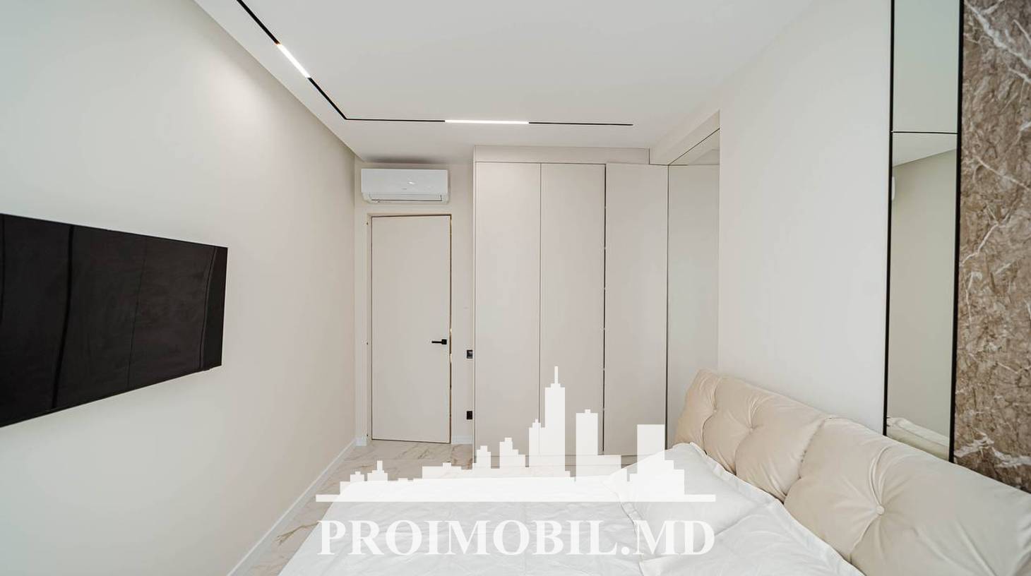 https://images.proimobil.md/ZDhv77x9i-WUt-WZ-NTnViIBImaqm_4kQt3xiyi8Nlw/watermark:0.75:so:0:30:0.39/resize:fill:1460:816:1/gravity:ce/bG9jYWw6Ly8vZXN0YXRlL2xyL2MzYmYxNTk5LTY4NWItNDExZC04N2ZjLTI0MzU3ZTE2MDBlMi5qcGVn