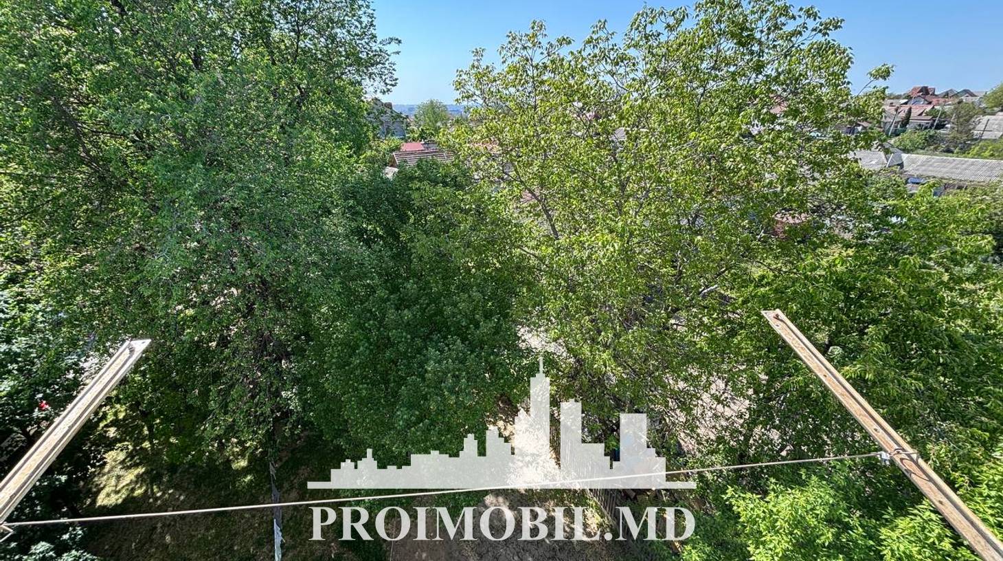 https://images.proimobil.md/ZDuiPd9_PwJ1dnV_Q6DRj_2ors8jbRuTuXWMmPT_P6A/watermark:0.75:so:0:30:0.39/resize:fill:1460:816:1/gravity:ce/bG9jYWw6Ly8vZXN0YXRlL2xyL2Q2NTNjMDdmLTM2NDYtNGYyMC04MTI4LTEwYzgyNmRkYjJiZC5qcGVn