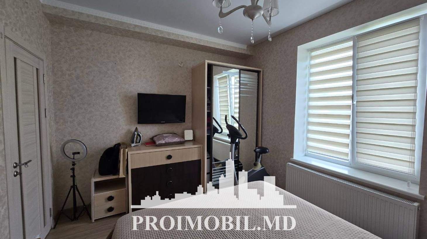 https://images.proimobil.md/ZE3BYfWy3SOB6-zZVJZGbqVR6F8e5AbJSfvd3QvkdGY/watermark:0.75:so:0:30:0.39/resize:fill:1460:816:1/gravity:ce/bG9jYWw6Ly8vZXN0YXRlL2xyL2RhNTEyYTkwLTU4MGYtNDc1Mi05ODMwLTgwYzQ0YWNmY2U3Ni5qcGVn
