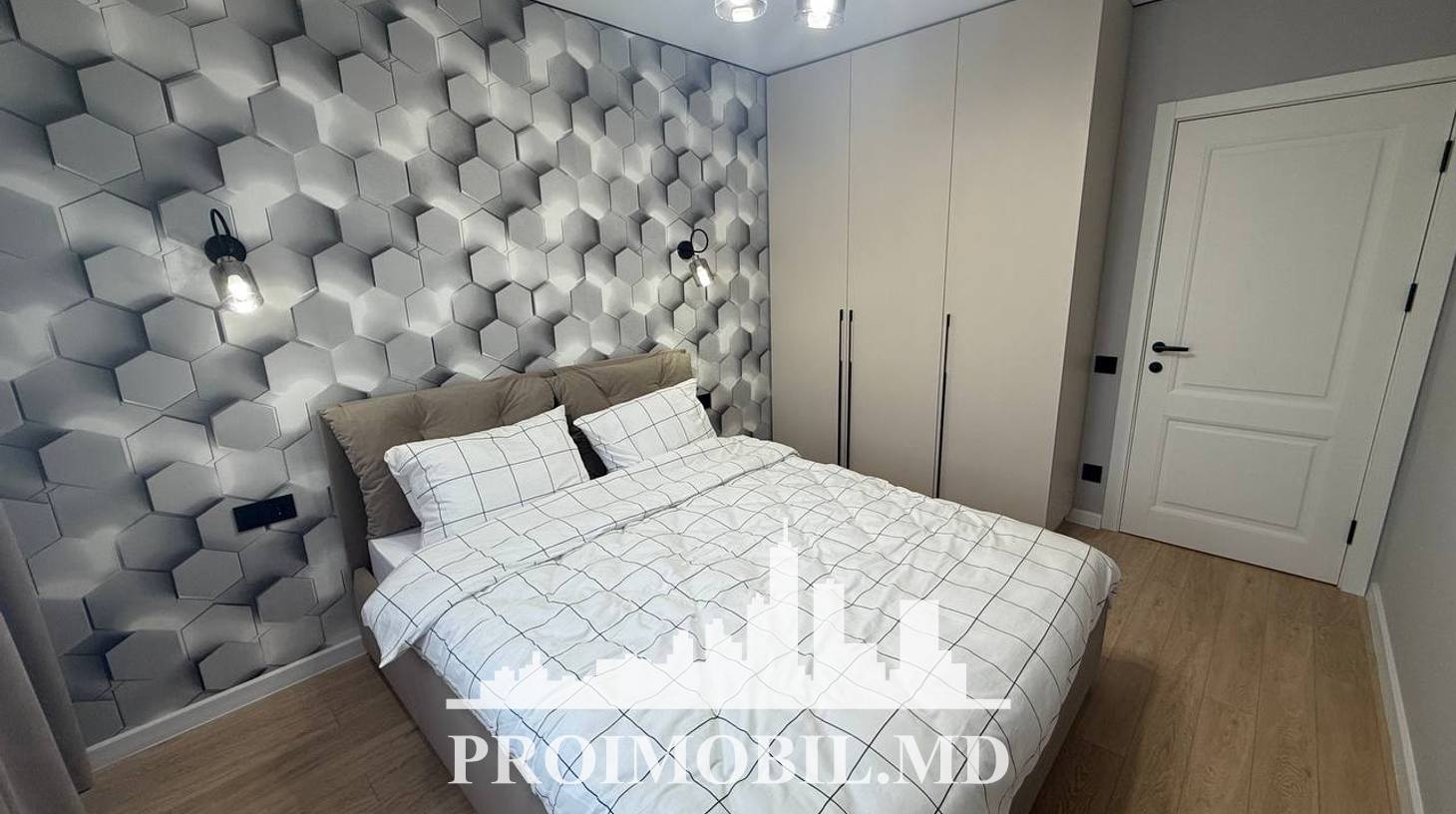 https://images.proimobil.md/ZGq9txITApHHevIp_83z7rBDY92n1ry7bDamD2ZrYWk/watermark:0.75:so:0:30:0.39/resize:fill:1460:816:1/gravity:ce/bG9jYWw6Ly8vZXN0YXRlL2xyLzA2ZDU2ZTBmLWVhODEtNDlkNC04YjFkLTNjODE1ZGRkNmQ1My5qcGVn