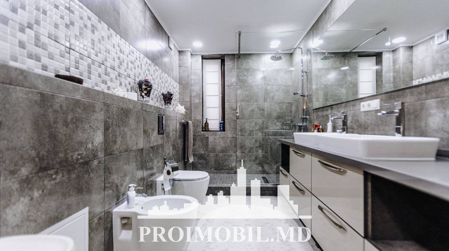 https://images.proimobil.md/ZIG79RA-gluP97DEGq-aBGkV58fBFukx0F7cB7DrCS0/watermark:0.75:so:0:30:0.39/resize:fill:1460:816:1/gravity:ce/bG9jYWw6Ly8vZXN0YXRlL2xyLzUyYjUzYmE3LTQ5YmMtNGNmYS1iMTk3LTBiMjlmY2NjNzMwZS5qcGVn