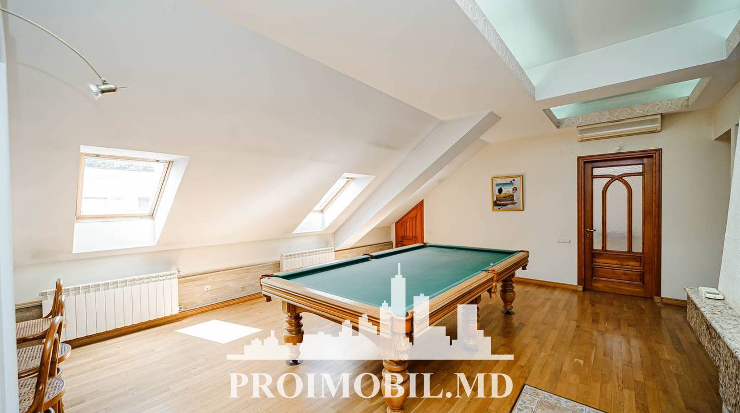 https://images.proimobil.md/ZLffGgwa34JYNPT1MikHkrE6vkf1k44ZM2DmVojzW4M/watermark:0.75:so:0:30:0.39/resize:fill:1460:816:1/gravity:ce/bG9jYWw6Ly8vZXN0YXRlL2xyLzcwNTU4Nzk4LWQ4ODUtNGE0Zi1hN2JjLWViOWU4N2MxOWRiZi5qcGVn