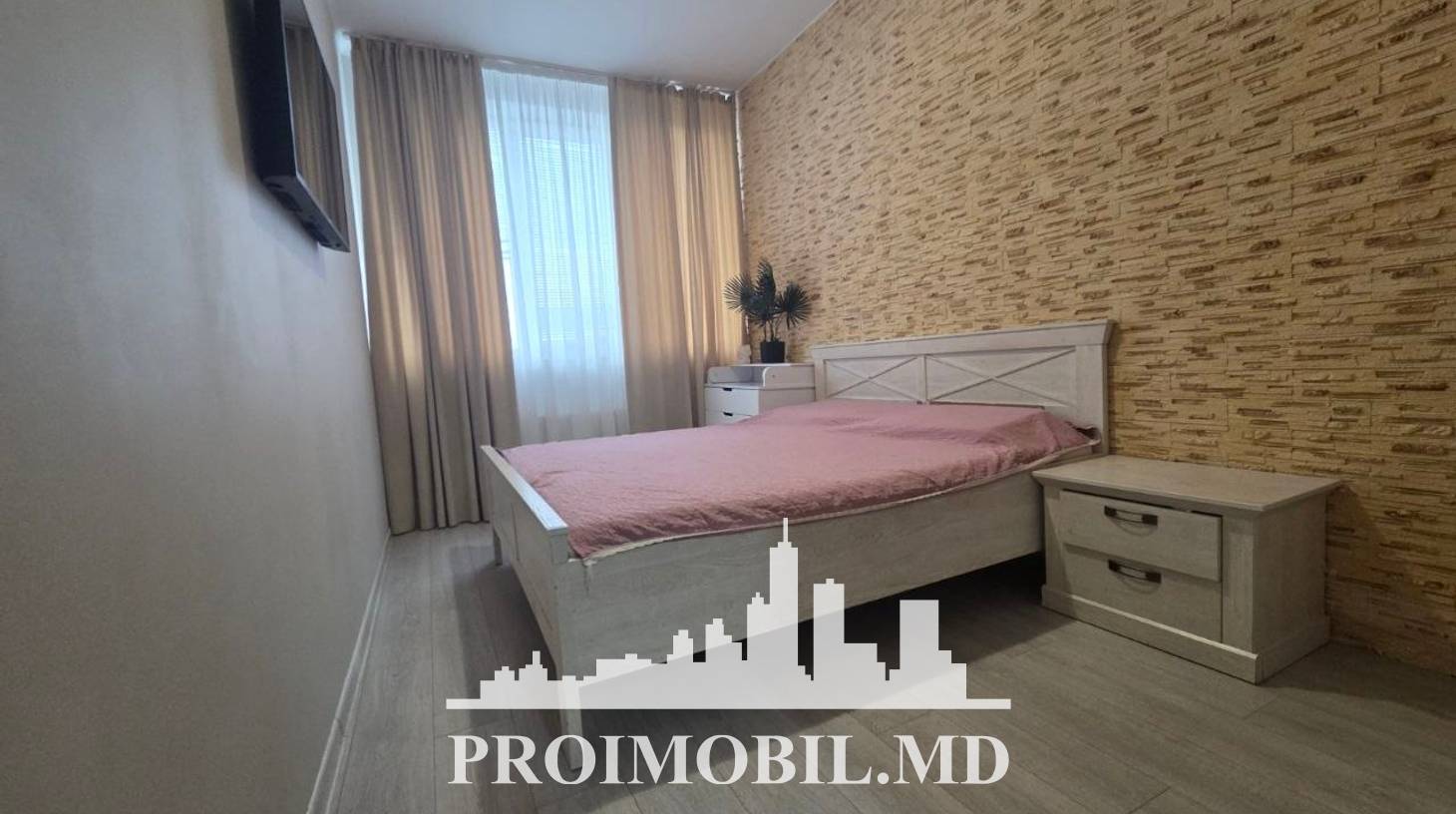 https://images.proimobil.md/ZMJ9shjr53VC1jmZG0MWBi_2Fp8sZX5qRJXU9zXBEKk/watermark:0.75:so:0:30:0.39/resize:fill:1460:816:1/gravity:ce/bG9jYWw6Ly8vZXN0YXRlL2xyL2MxZjY2ZTljLWM1M2ItNDZhYS04YzQwLWUxODc4NWZlMDlkZS5qcGVn
