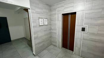 https://images.proimobil.md/ZOEnbscrGqvoEvjqNdelFZiR118bSVIjmlO05OxkCNk/resize:fill:350:198:1/gravity:ce/bG9jYWw6Ly8vZXN0YXRlL2xyLzJhNjc2ZjE0LWI1MjEtNDQ4NC1iMjJjLWFkYzA4ZWQ0ZjAyMS5qcGVn