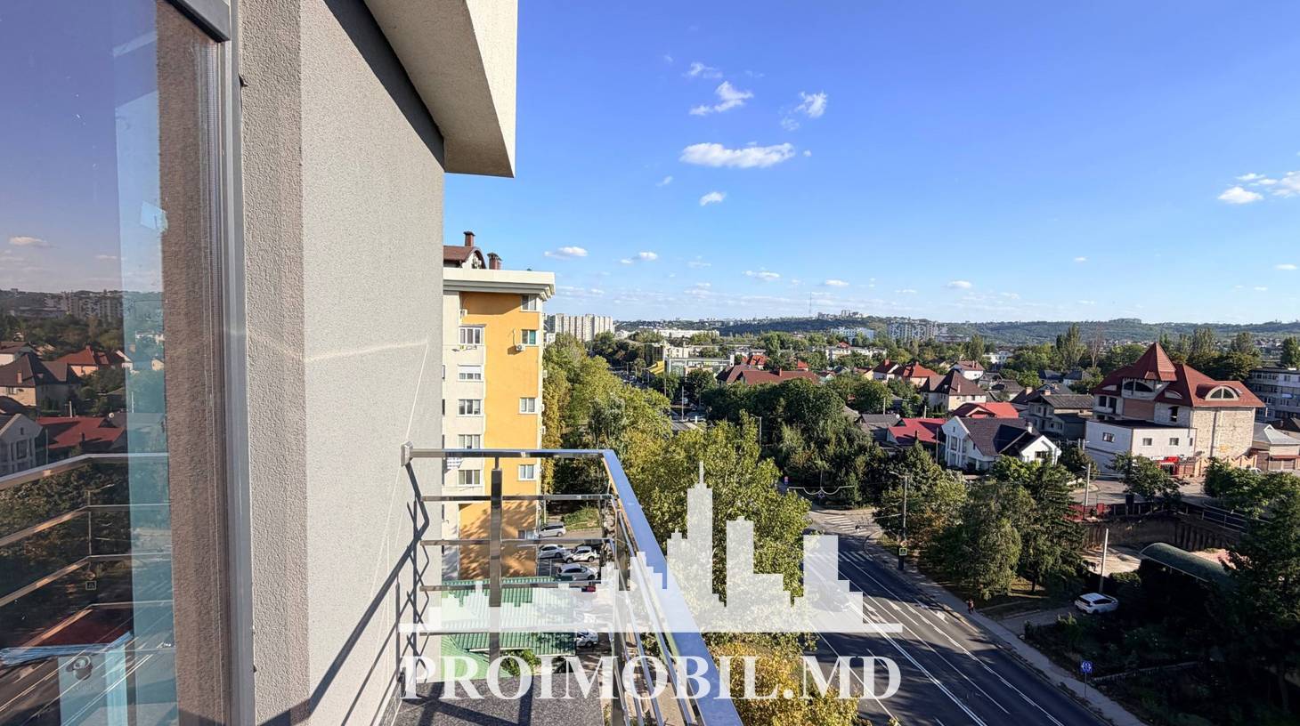 https://images.proimobil.md/ZQR7K2cvL2yU1O-hclOrgokMUDIYWB0hxc4O6q3F0YU/watermark:0.75:so:0:30:0.39/resize:fill:1460:816:1/gravity:ce/bG9jYWw6Ly8vZXN0YXRlL2xyL2RlNTYzYWRlLTFmMTQtNDBjZi1hYWUzLWI4ZmYzODljNmM3Zi5qcGVn