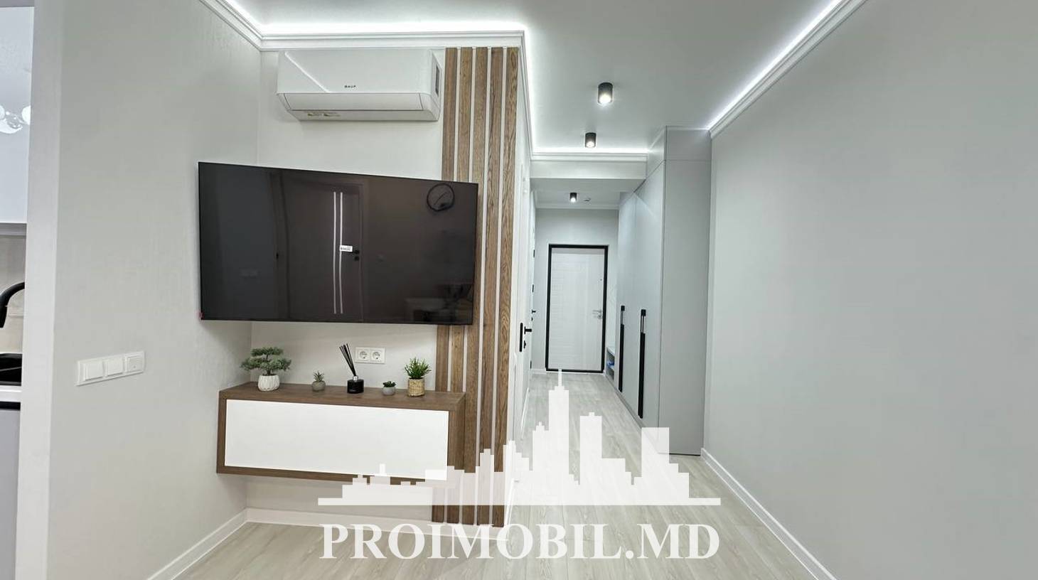 https://images.proimobil.md/ZRSG6d7V4V-cq2ZVol88LAFL4XiV9TmERgG6wIl61KA/watermark:0.75:so:0:30:0.39/resize:fill:1460:816:1/gravity:ce/bG9jYWw6Ly8vZXN0YXRlL2xyLzMzY2U4OWFlLWRmOGUtNDM1NC04YmMwLTNmYTE1NDAzNTI1MS5qcGVn