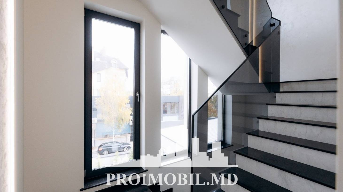https://images.proimobil.md/ZSl8hF6VaXmeZ6d6Sc6MvhLX9qEfQeGU1-EZ48euMmg/watermark:0.75:so:0:30:0.39/resize:fill:1460:816:1/gravity:ce/bG9jYWw6Ly8vZXN0YXRlL2xyLzcwNTIyYzA2LWFlMDctNDZkYS05MGE1LTMwY2FlNjA5ODZkOS5qcGVn