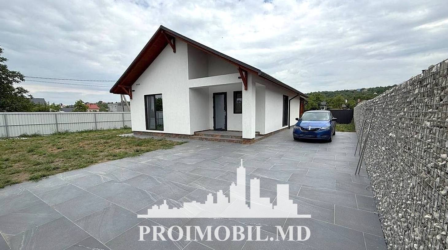 https://images.proimobil.md/ZT5oT-eviiVxPz49DW9DeDIJn2VtoRexG3QuHnCFd34/watermark:0.75:so:0:30:0.39/resize:fill:1460:816:1/gravity:ce/bG9jYWw6Ly8vZXN0YXRlL2xyLzAyNjZhZWM3LTJjNzUtNGMxMi04YTc2LTFiNmJhYWI2OTcxZS5qcGVn