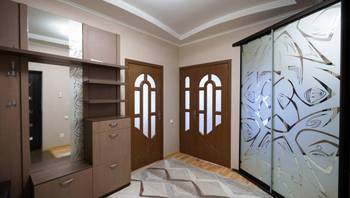 https://images.proimobil.md/ZTHrXQxFH_8-UPMxnRcxNwjdazXcCHWwyctUI8sPrdY/resize:fill:350:198:1/gravity:ce/bG9jYWw6Ly8vZXN0YXRlL2xyL2M4NWFmMmE1LWUzN2ItNGRjNi1hODgzLTUwMzA3ZmMzZjYzOS5qcGVn