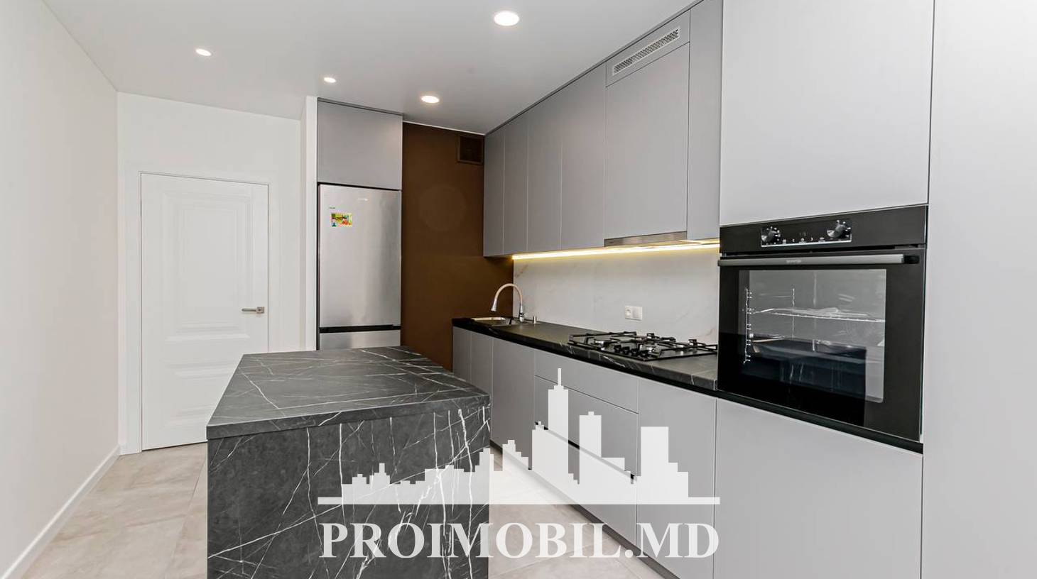 https://images.proimobil.md/ZUU7xgEyxeZvKYYxvjrMWOcWwDcs1uku6ULsT8XCIb8/watermark:0.75:so:0:30:0.39/resize:fill:1460:816:1/gravity:ce/bG9jYWw6Ly8vZXN0YXRlL2xyLzNhNTQxZDgwLTkzNmYtNGNlMS05M2Q4LTNkZjZkZGU0ZjU3Yy5qcGVn